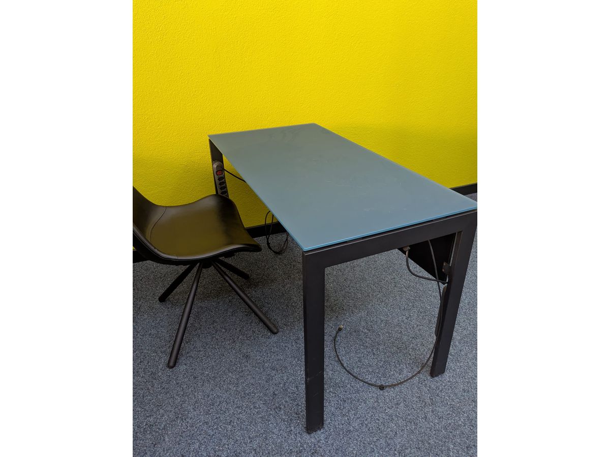 Bürotisch mit Blende Blau Ätzglas - Fuss Schwarz