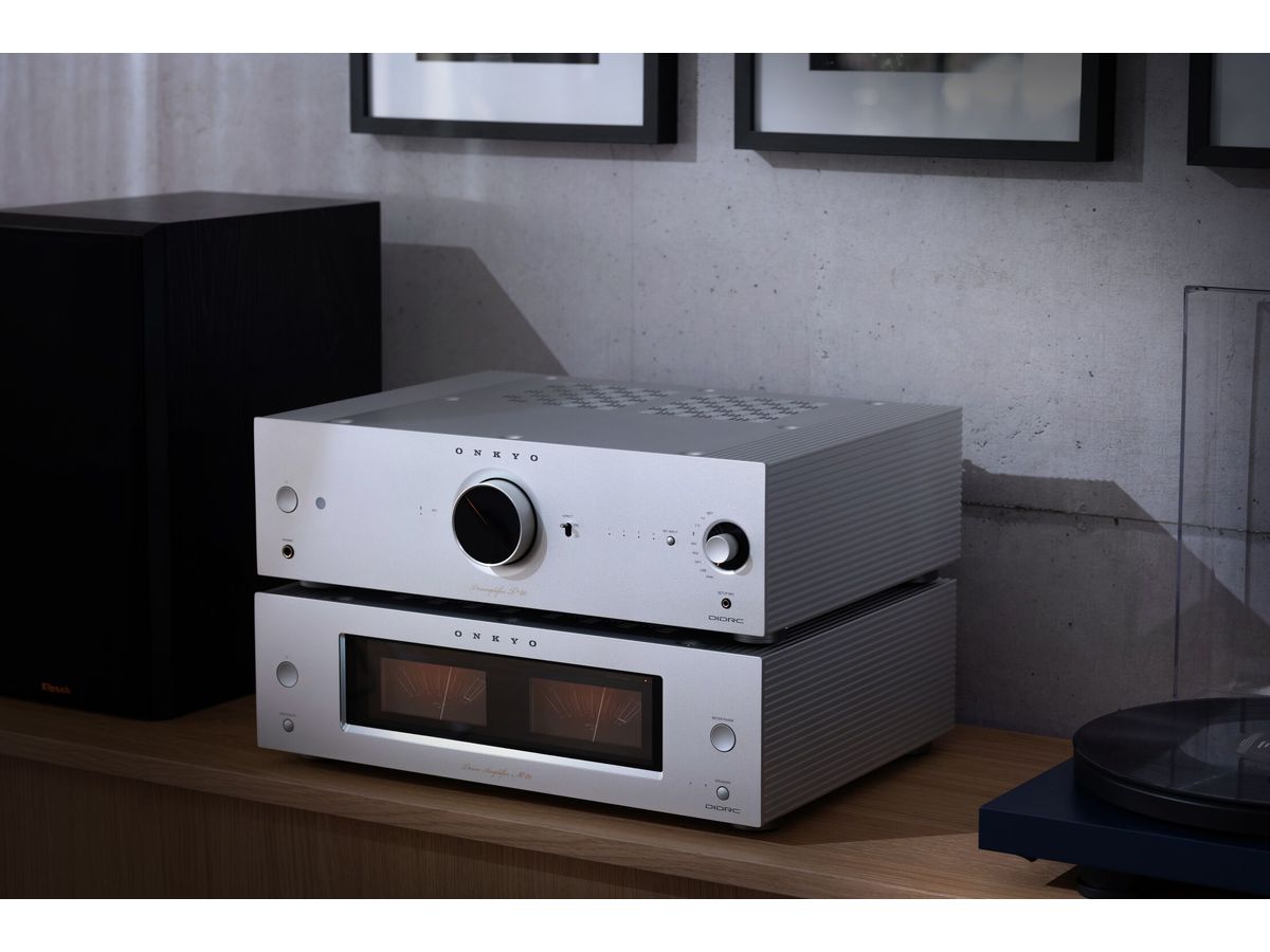 M80S - Power Amplifier, argent